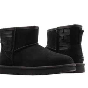 UGG Classic mini black boot. UGG rubber logo. Size 9. NWT